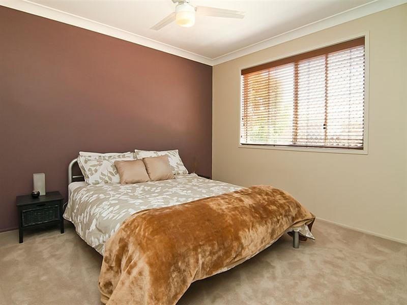 24 Poinsettia Crescent, Calamvale QLD 4116