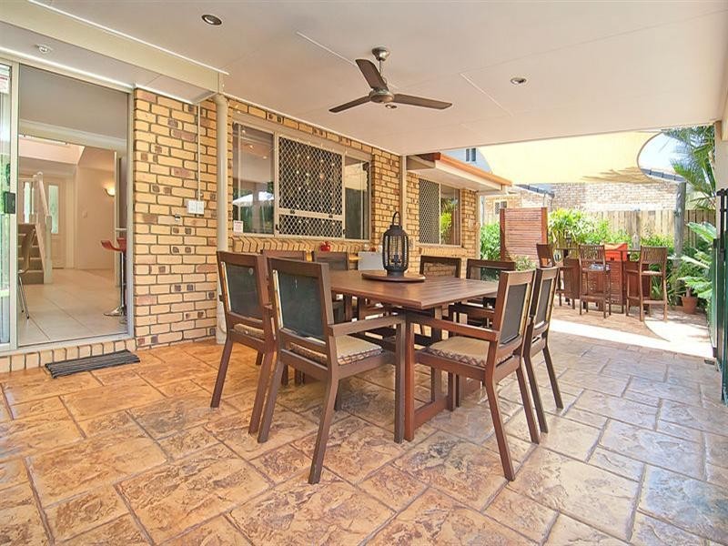 24 Poinsettia Crescent, Calamvale QLD 4116