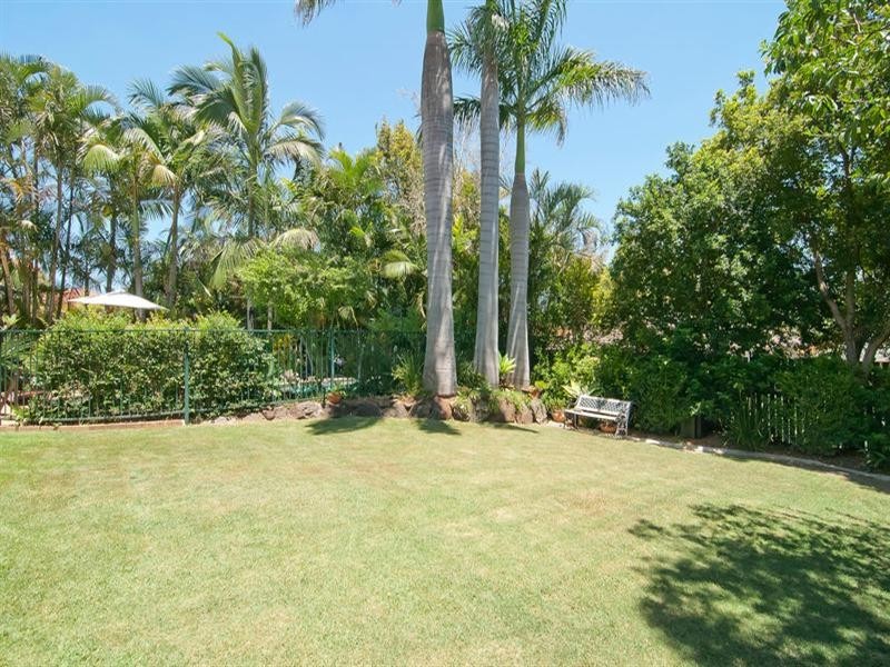24 Poinsettia Crescent, Calamvale QLD 4116