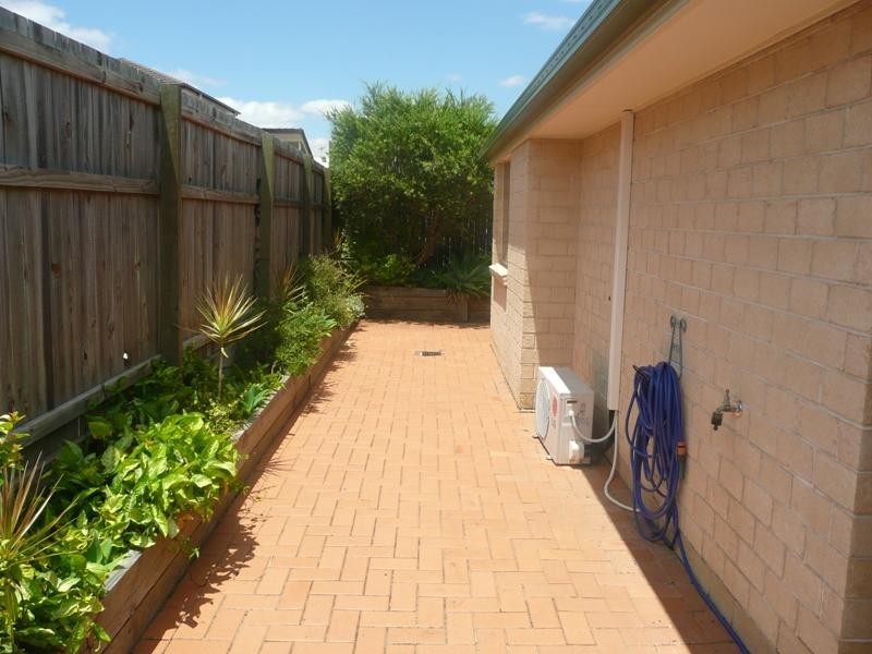 69 Woodlark Crescent, Parkinson QLD 4115