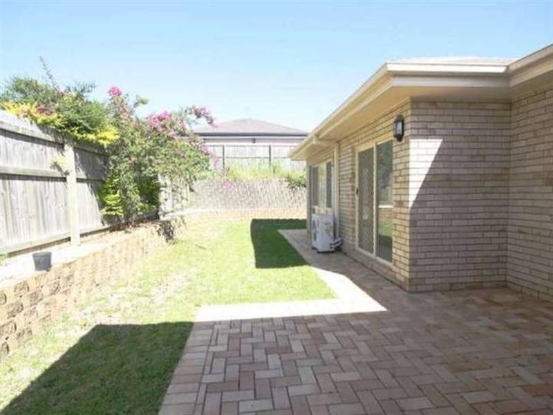 Stretton QLD 4116