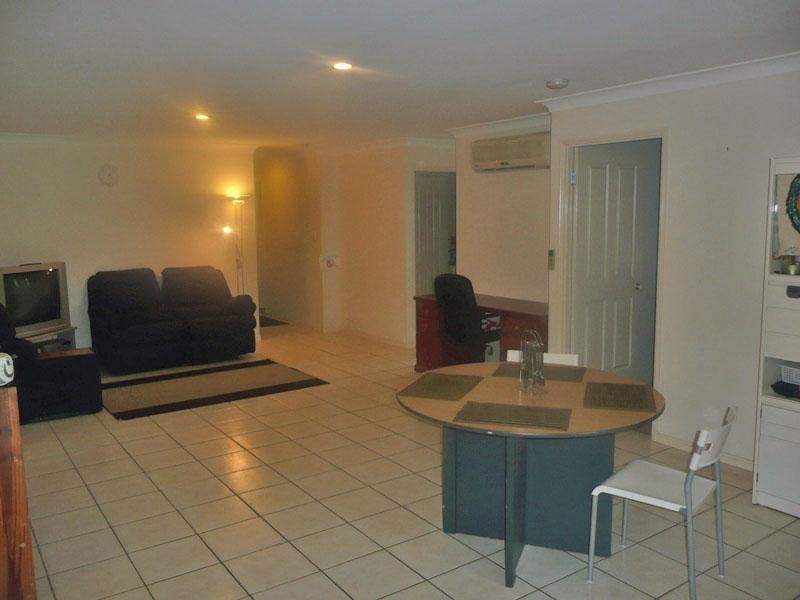 8 Shivvan Court, Marsden QLD 4132