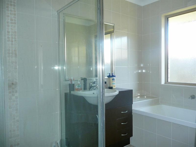 9 Hira Close, Calamvale QLD 4116