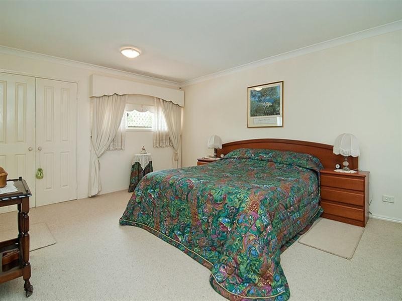 11 Ellesmere Place, Parkinson QLD 4115