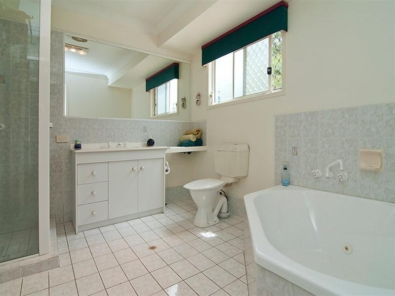 11 Ellesmere Place, Parkinson QLD 4115