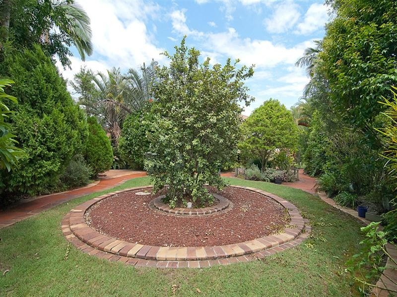 11 Ellesmere Place, Parkinson QLD 4115