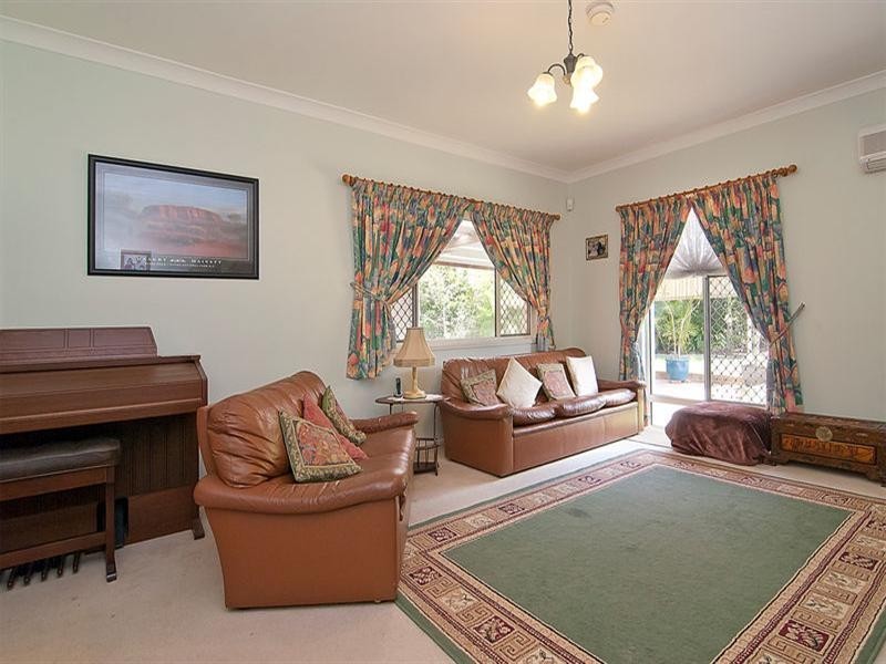 1 Abelia Close, Calamvale QLD 4116