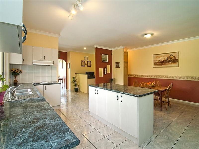 1 Abelia Close, Calamvale QLD 4116