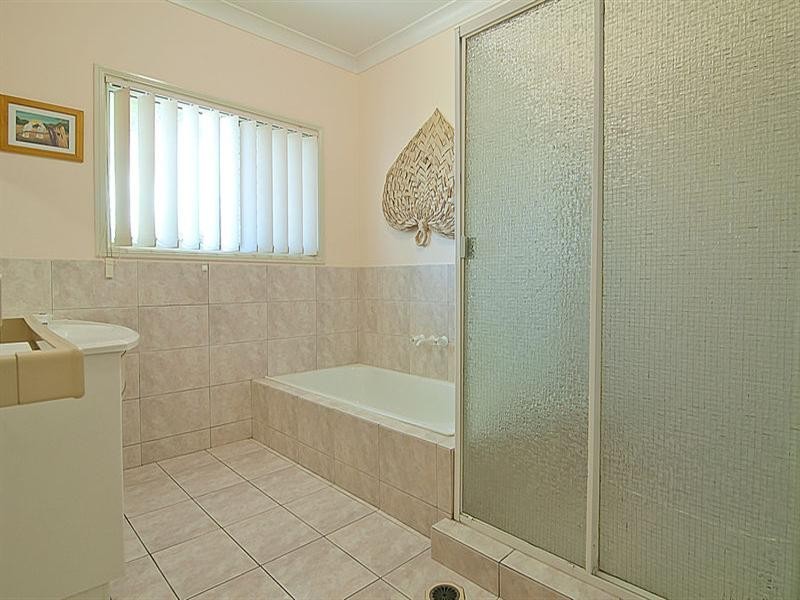1 Abelia Close, Calamvale QLD 4116
