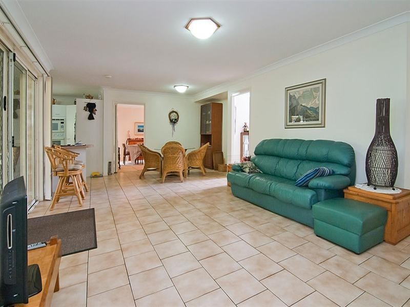 11 Ellesmere Place, Parkinson QLD 4115