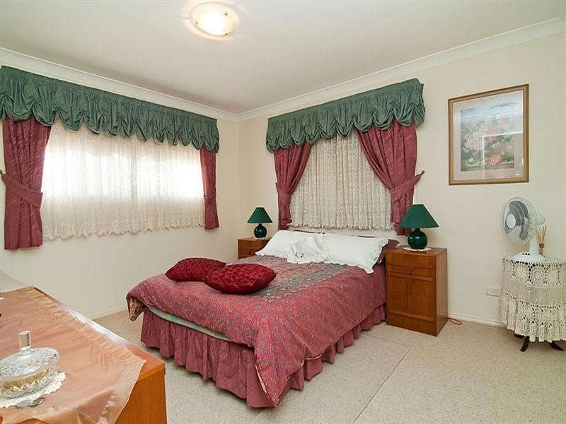 11 Ellesmere Place, Parkinson QLD 4115