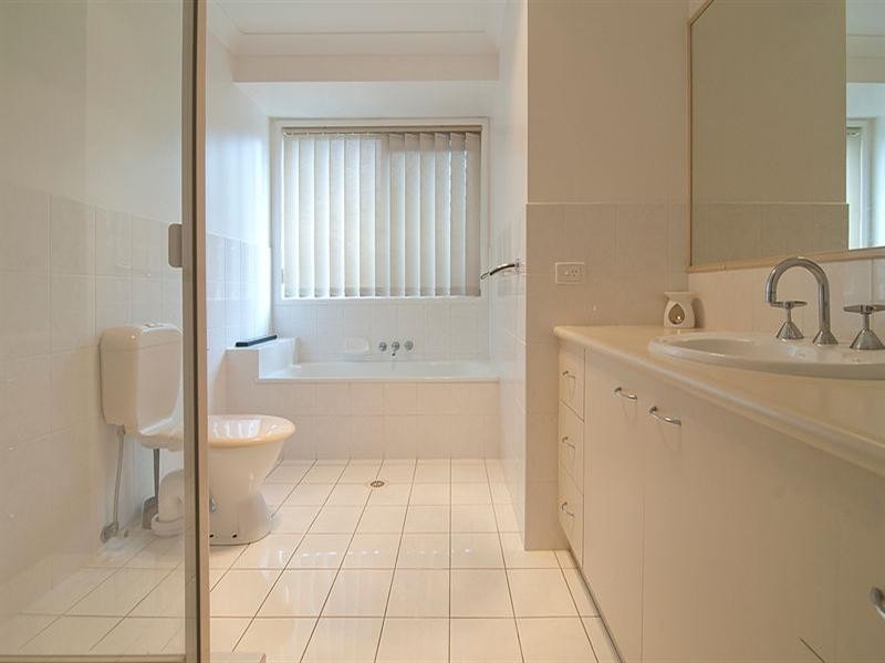 9 Avondale Crescent, Parkinson QLD 4115