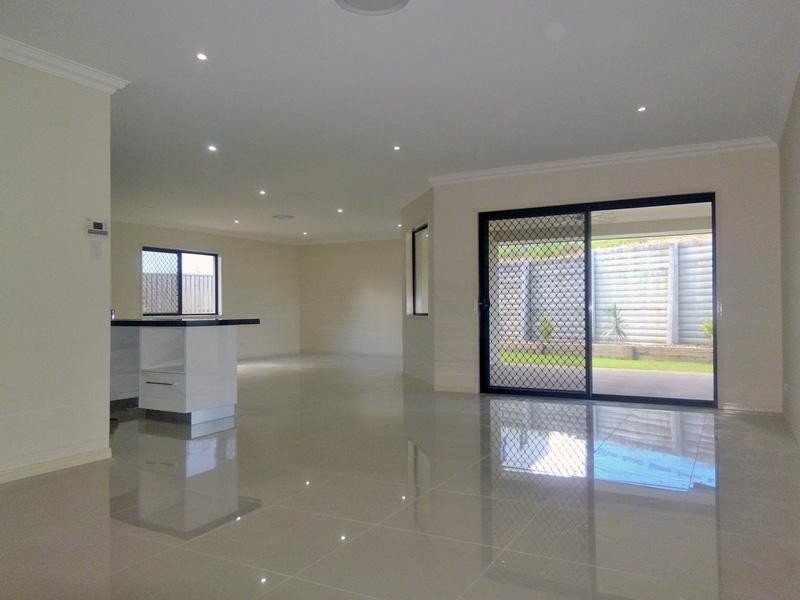 63 Alfred Circuit, Calamvale QLD 4116