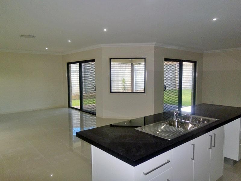 63 Alfred Circuit, Calamvale QLD 4116