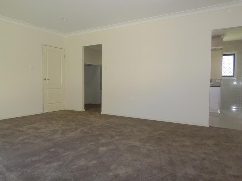 63 Alfred Circuit, Calamvale QLD 4116