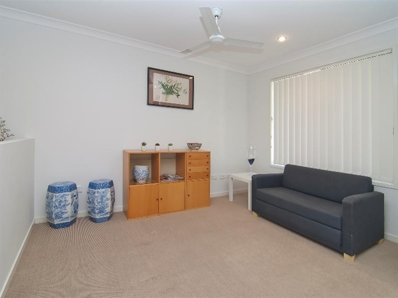 4 Plymouth Place, Calamvale QLD 4116