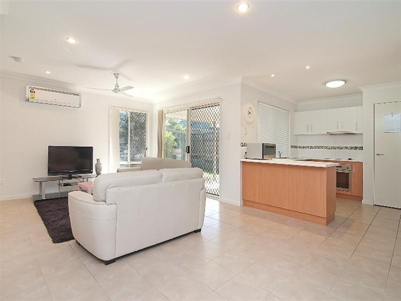 4 Plymouth Place, Calamvale QLD 4116