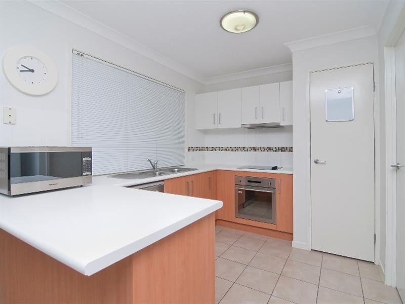 4 Plymouth Place, Calamvale QLD 4116