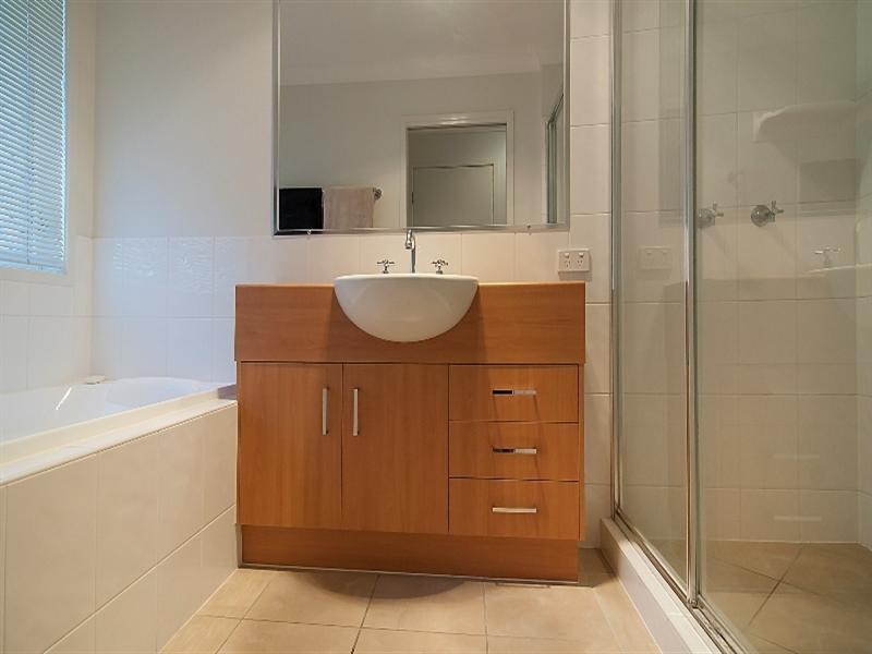 4 Plymouth Place, Calamvale QLD 4116
