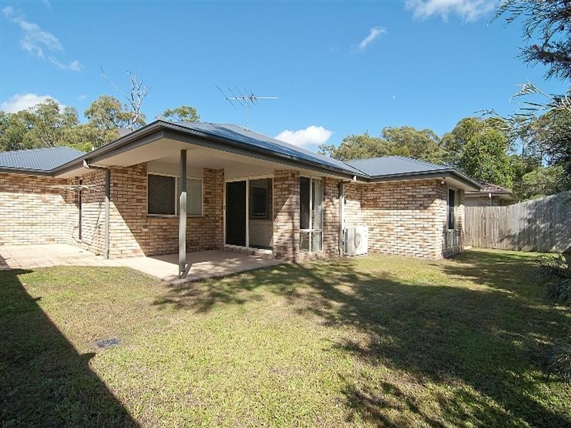 4 Plymouth Place, Calamvale QLD 4116