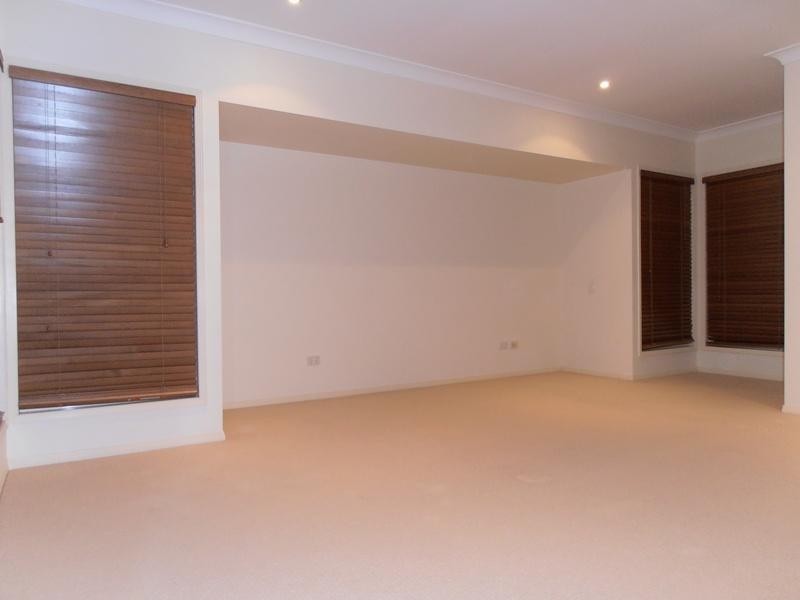 7 Bronte Place, Parkinson QLD 4115