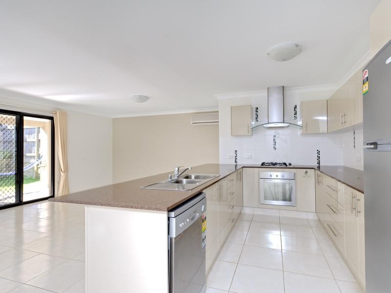 10 Plymouth Place, Calamvale QLD 4116