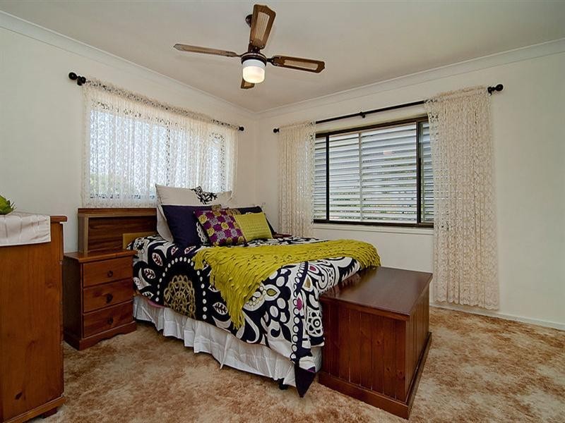 1 Mapleleaf Street, Eight Mile Plains QLD 4113