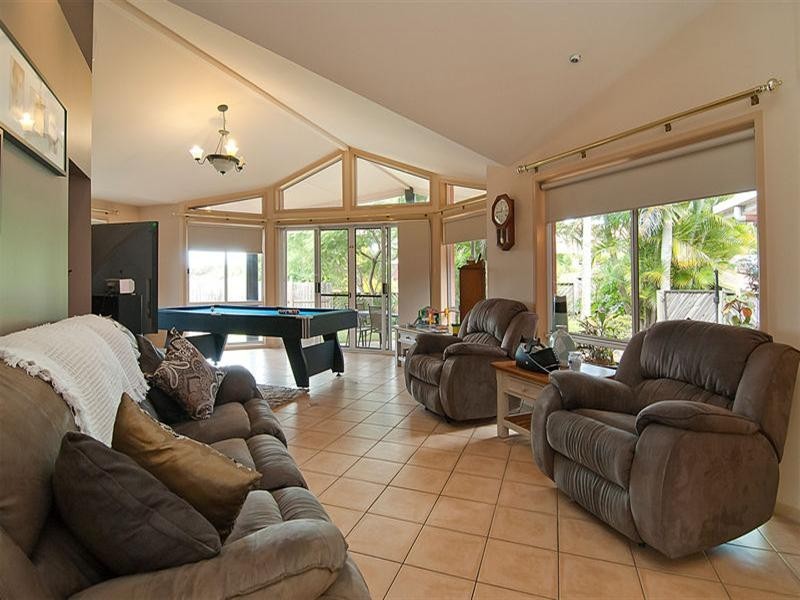 2 Mayfair Place, Stretton QLD 4116