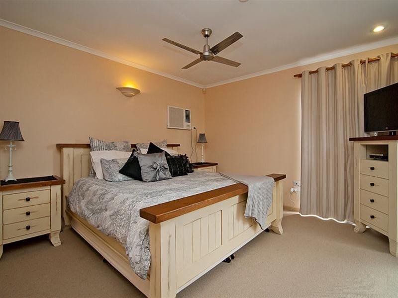 2 Mayfair Place, Stretton QLD 4116