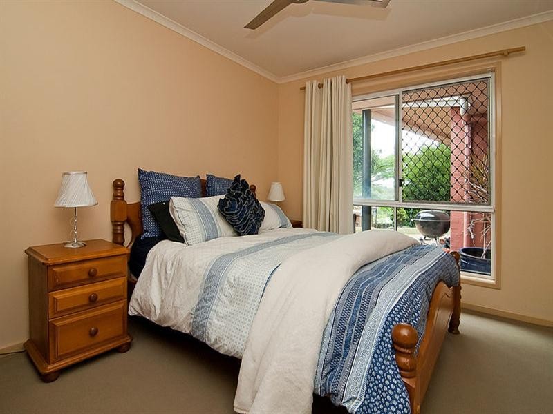 2 Mayfair Place, Stretton QLD 4116