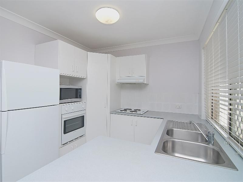 8 Dewick Court, Calamvale QLD 4116