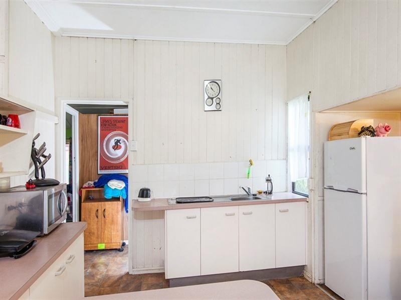 9 Vernon Street, Nambour QLD 4560