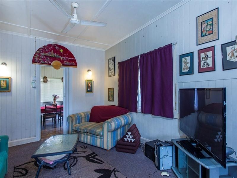 9 Vernon Street, Nambour QLD 4560