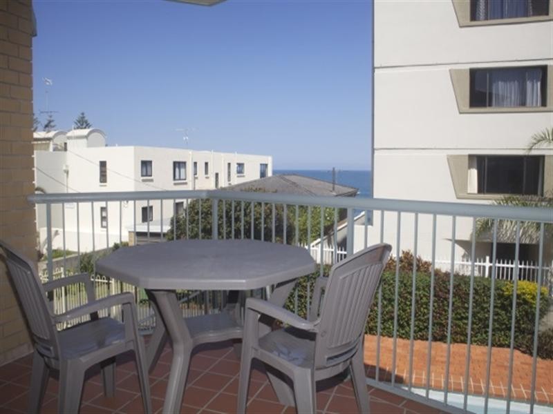 Unit 2 ‘Sanctuary Shores’ 13 Warne Terrace, Kings Beach QLD 4551