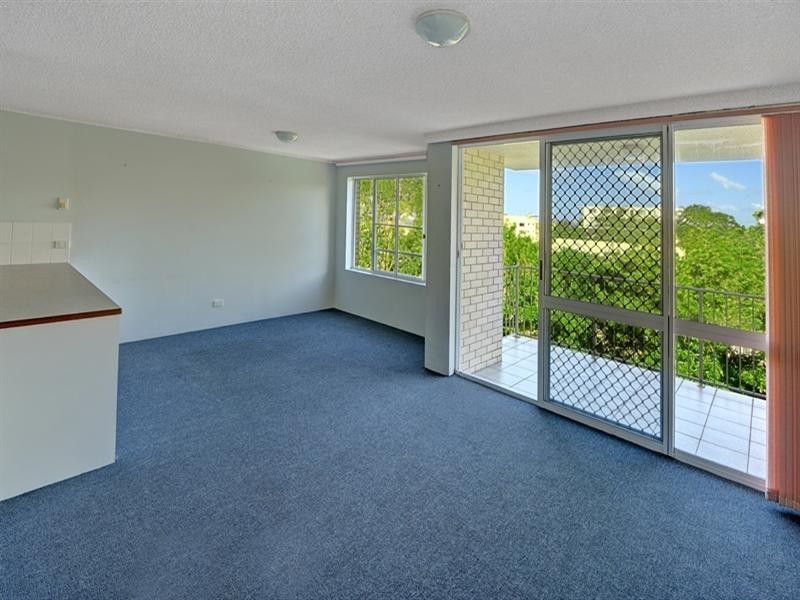 Unit 6 ‘Kensington’ 26 Saltair Street, Kings Beach QLD 4551