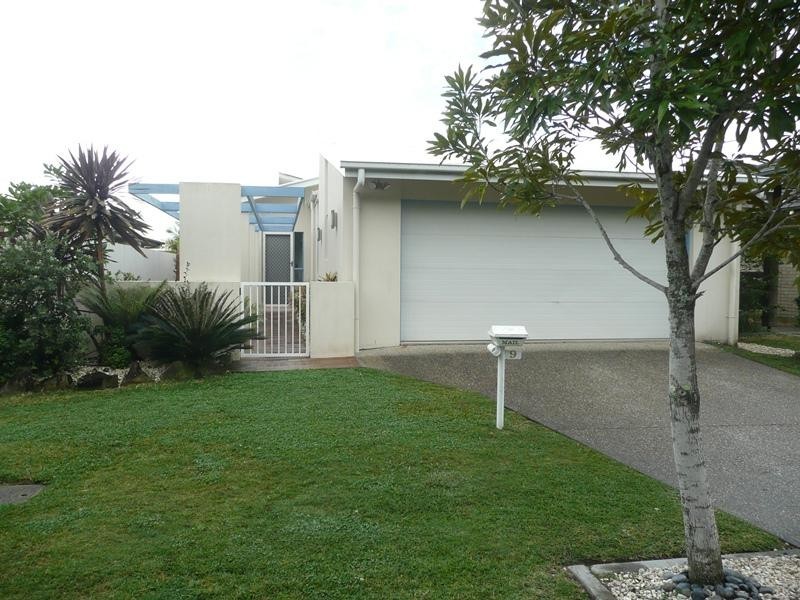 9 Barrine Crescent, Caloundra West QLD 4551