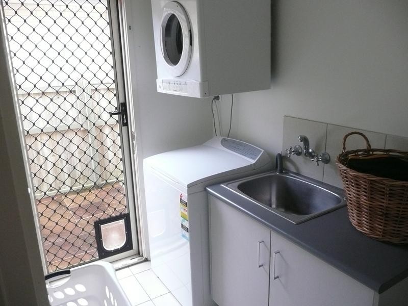 9 Barrine Crescent, Caloundra West QLD 4551