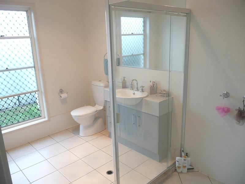 9 Barrine Crescent, Caloundra West QLD 4551