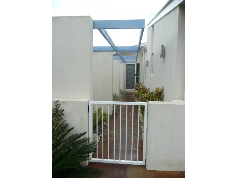 9 Barrine Crescent, Caloundra West QLD 4551