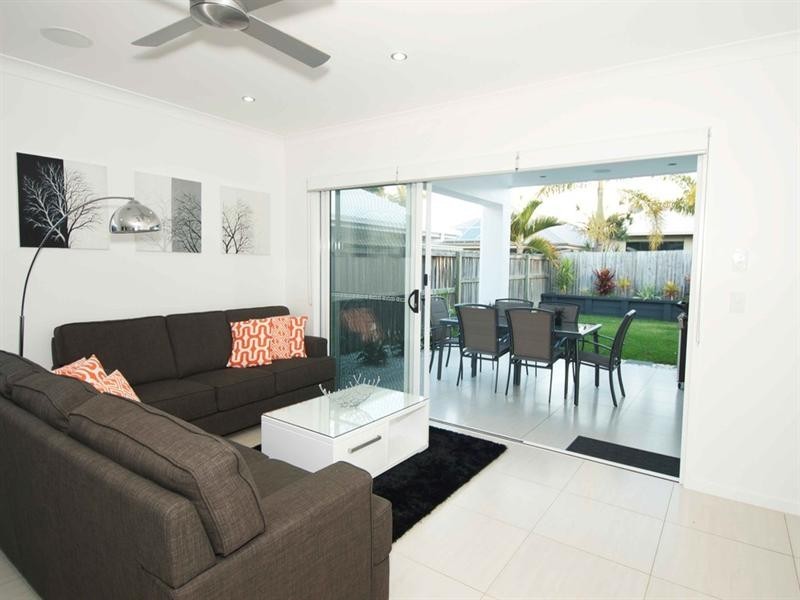 15 White Cedar Drive, Meridan Plains QLD 4551