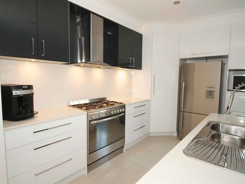 15 White Cedar Drive, Meridan Plains QLD 4551