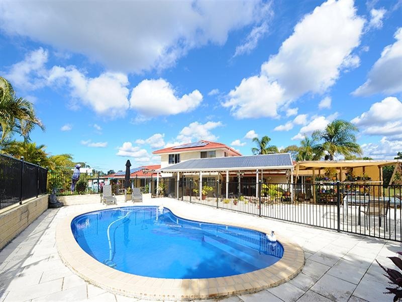 1 Pinewood Street, Little Mountain QLD 4551