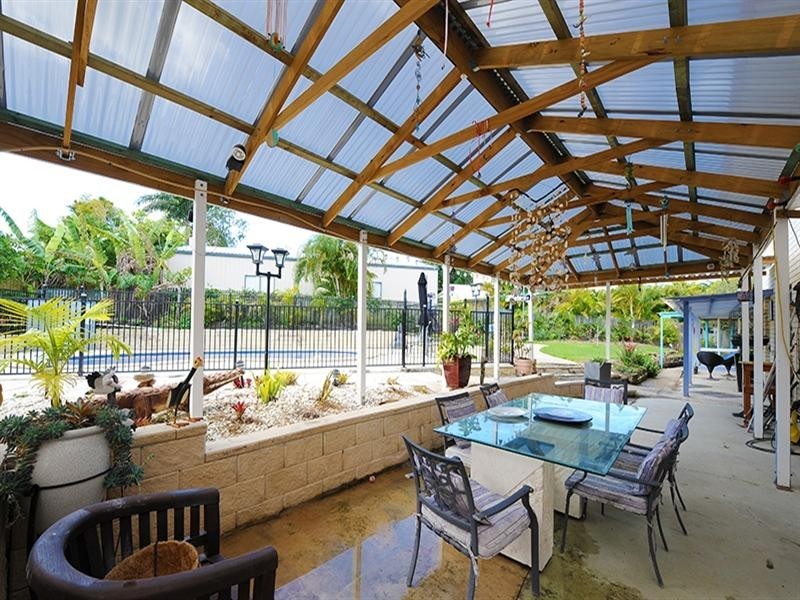 1 Pinewood Street, Little Mountain QLD 4551