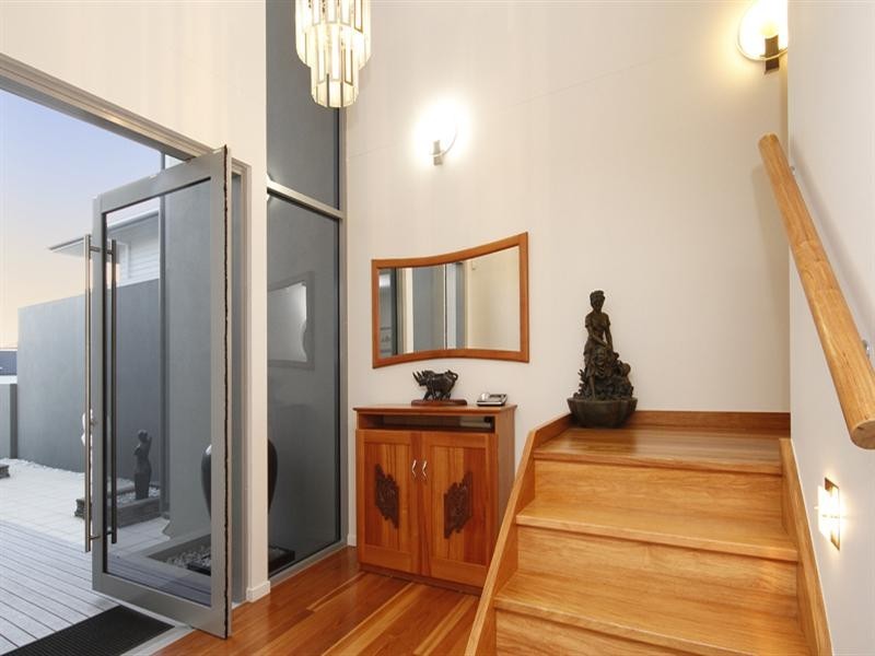 35 Barbuda Circuit, Kawana Island QLD 4575