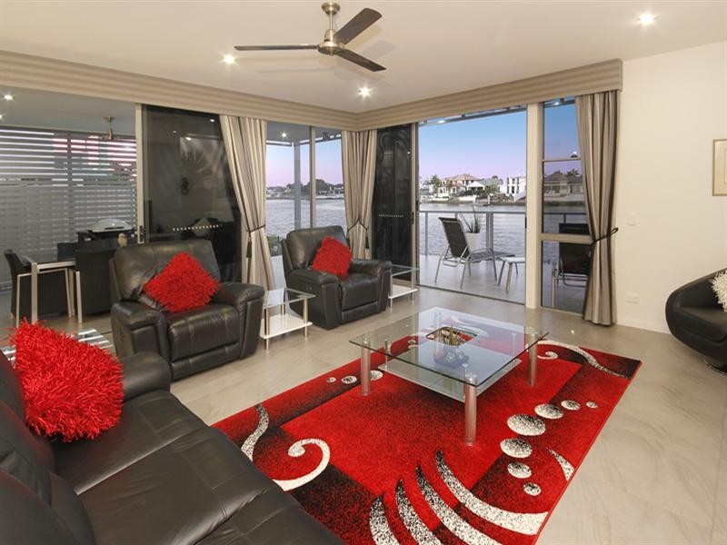 35 Barbuda Circuit, Kawana Island QLD 4575