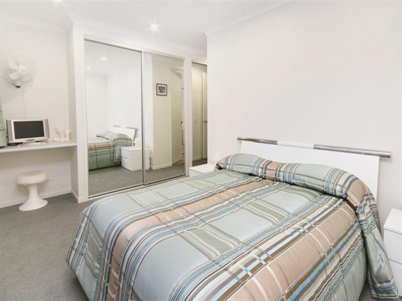 35 Barbuda Circuit, Kawana Island QLD 4575