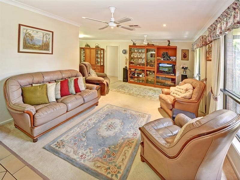 32 Casuarina Drive, Little Mountain QLD 4551
