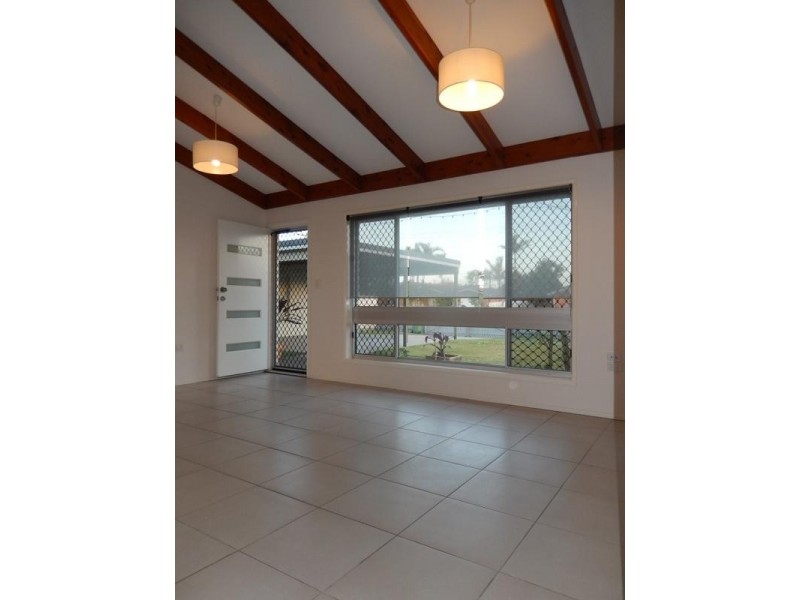 5 Kambora Street, Warana QLD 4575