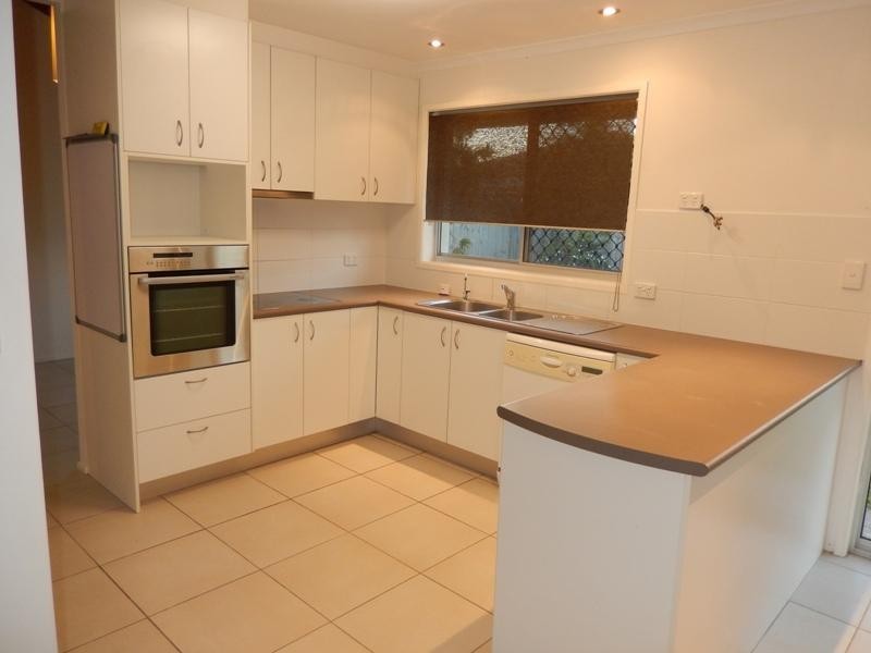 5 Kambora Street, Warana QLD 4575