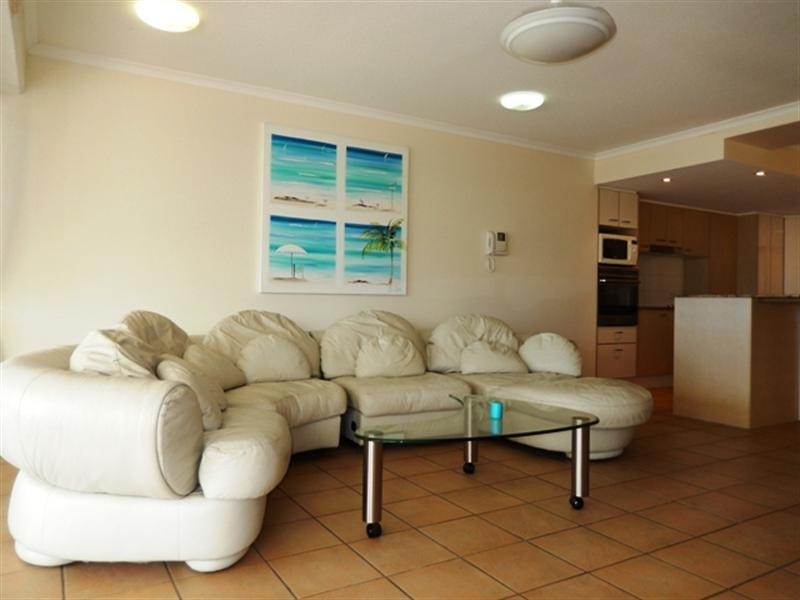 Unit 2 ‘The Lighthouses Caloundra’ 5 Canberra Terrace, Kings Beach QLD 4551